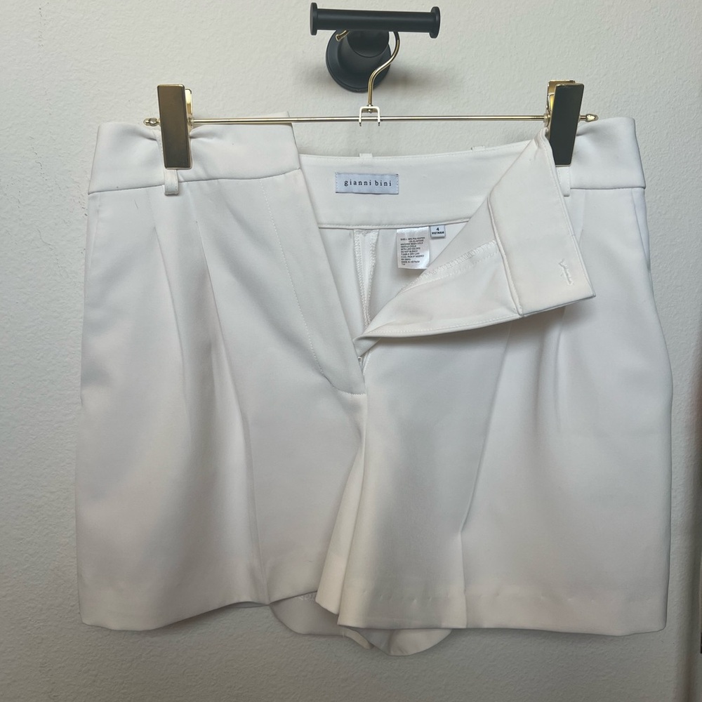 Elegant White Women's Shorts